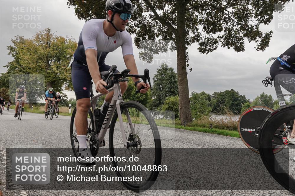 30.08.2026 - Elbe Triathlon Hamburg Michael Burmester http://msf.ph/oto/10048863 30.08.2026 09:46:25 Radfahren 343, 375, 412, 414, 484, 493, 546, 568, 589, 650, 651, 691, 718, 725, 782, 812 meine-sportfotos.de