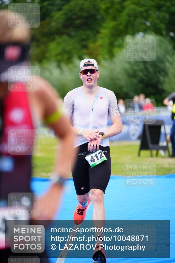 30.08.2026 - Elbe Triathlon Hamburg LAZAROV Photography http://msf.ph/oto/10048871 30.08.2026 10:34:22 Ziel 412 meine-sportfotos.de