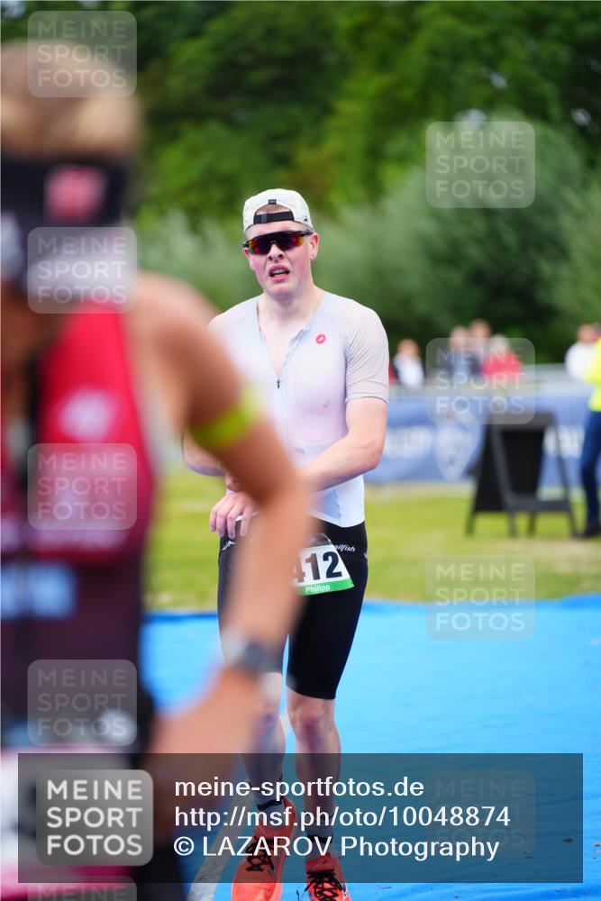 30.08.2026 - Elbe Triathlon Hamburg LAZAROV Photography http://msf.ph/oto/10048874 30.08.2026 10:34:22 Ziel 412 meine-sportfotos.de