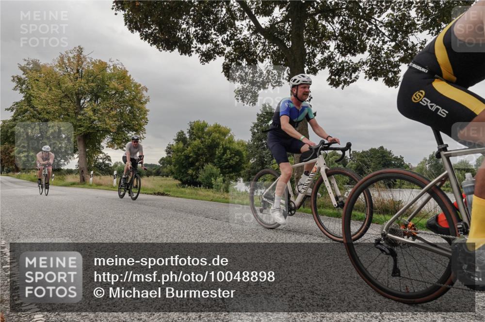 30.08.2026 - Elbe Triathlon Hamburg Michael Burmester http://msf.ph/oto/10048898 30.08.2026 09:46:29 Radfahren 343, 412, 426, 460, 484, 493, 568, 589, 725 meine-sportfotos.de