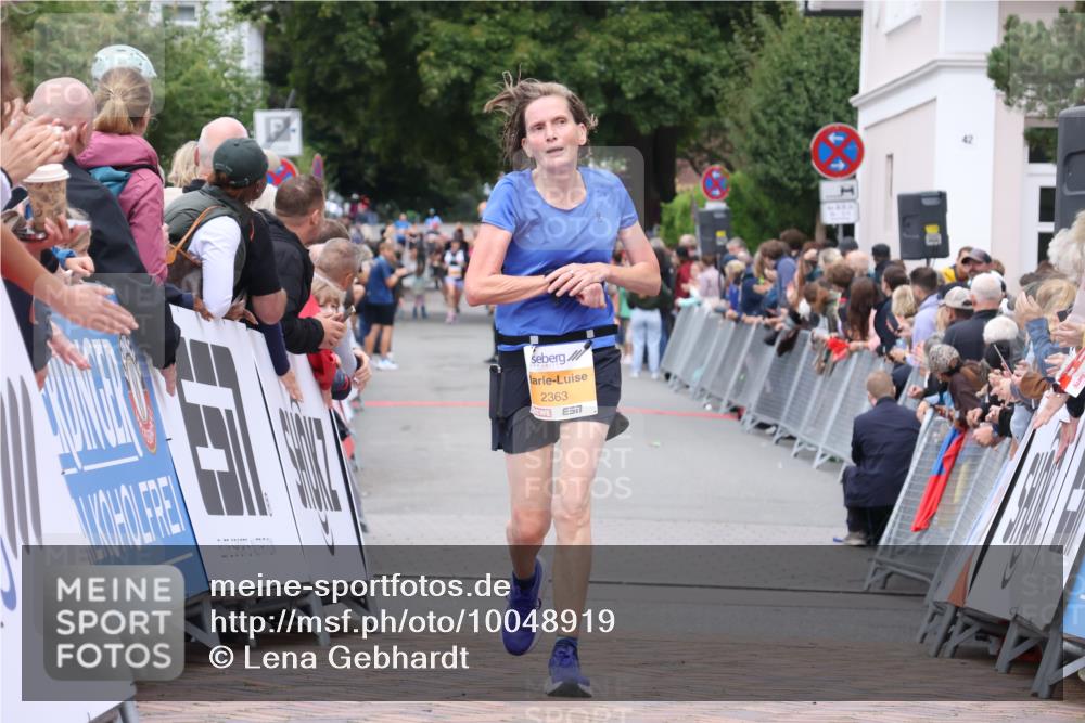 30.08.2026 - Blankeneser Heldenlauf Lena Gebhardt http://msf.ph/oto/10048919 30.08.2026 11:56:01 Ziel 2245, 2363, 2387, 2391, 2678, 2939 meine-sportfotos.de
