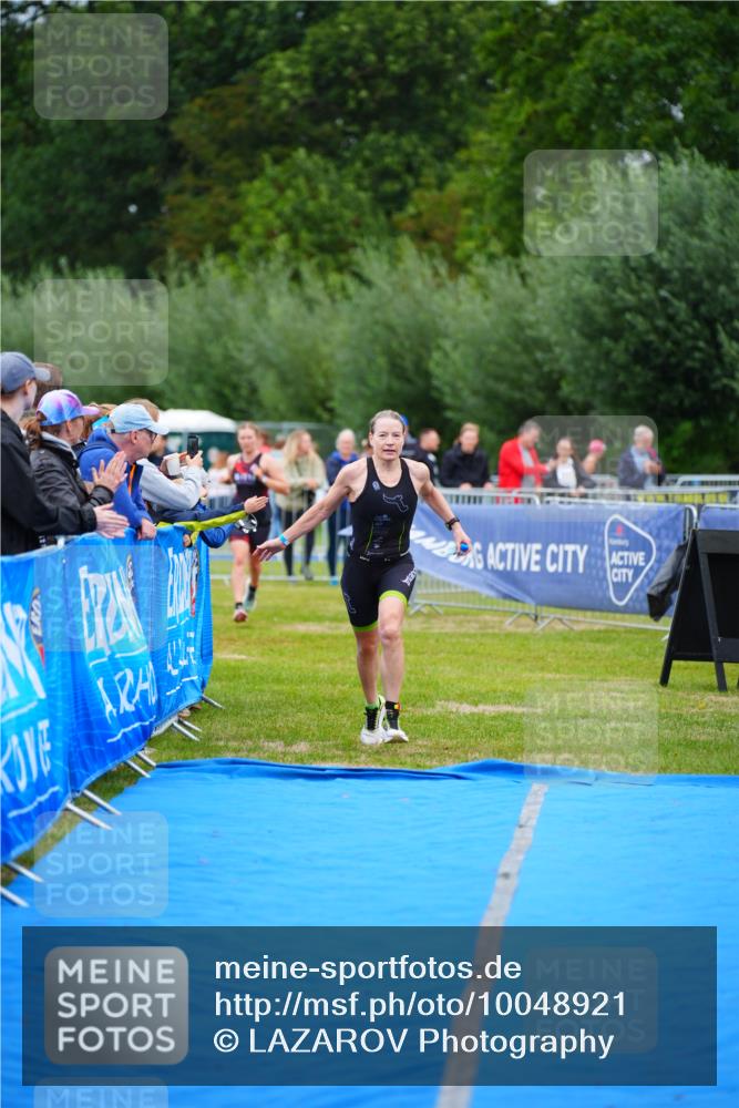 30.08.2026 - Elbe Triathlon Hamburg LAZAROV Photography http://msf.ph/oto/10048921 30.08.2026 10:34:44 Ziel 356, 385 meine-sportfotos.de