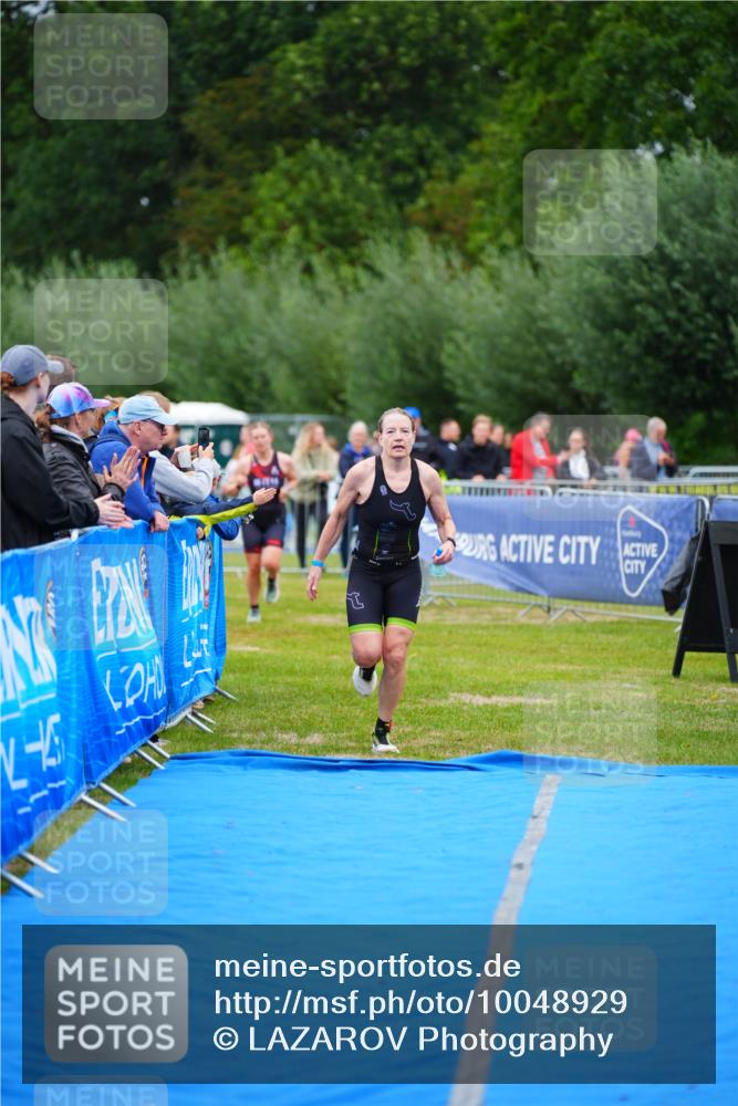 30.08.2026 - Elbe Triathlon Hamburg LAZAROV Photography http://msf.ph/oto/10048929 30.08.2026 10:34:44 Ziel 356, 385 meine-sportfotos.de