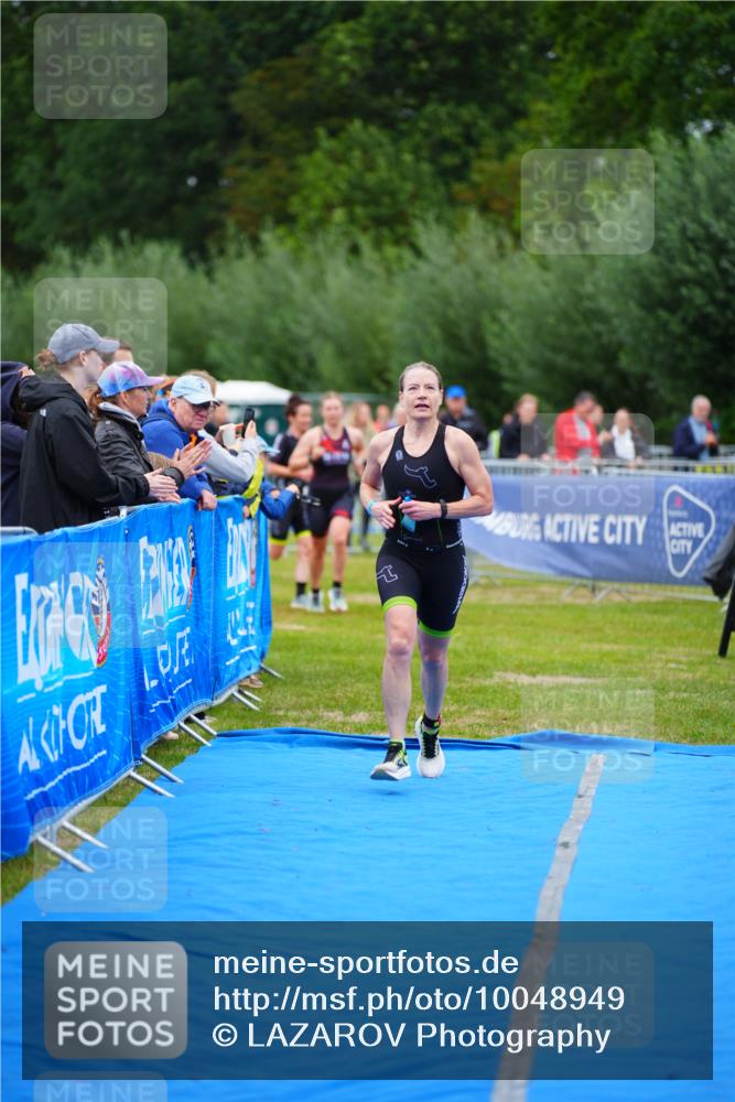 30.08.2026 - Elbe Triathlon Hamburg LAZAROV Photography http://msf.ph/oto/10048949 30.08.2026 10:34:45 Ziel 356, 385 meine-sportfotos.de
