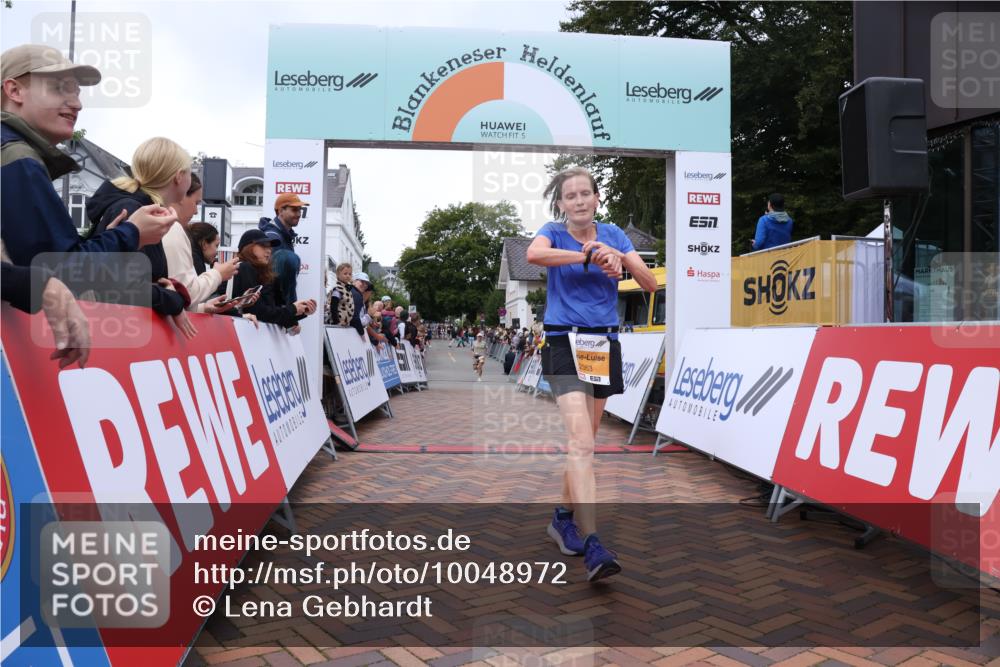 30.08.2026 - Blankeneser Heldenlauf Lena Gebhardt http://msf.ph/oto/10048972 30.08.2026 11:56:04 Ziel 2363, 2391, 2678 meine-sportfotos.de