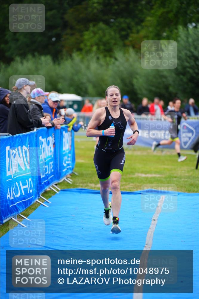 30.08.2026 - Elbe Triathlon Hamburg LAZAROV Photography http://msf.ph/oto/10048975 30.08.2026 10:34:46 Ziel 356, 385 meine-sportfotos.de