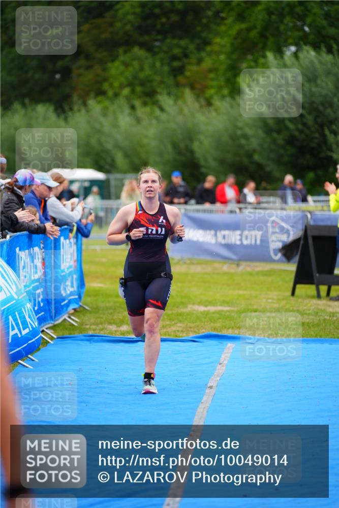 30.08.2026 - Elbe Triathlon Hamburg LAZAROV Photography http://msf.ph/oto/10049014 30.08.2026 10:34:50 Ziel 356, 385 meine-sportfotos.de