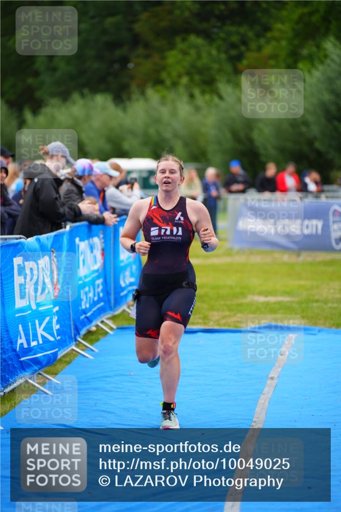 30.08.2026 - Elbe Triathlon Hamburg LAZAROV Photography http://msf.ph/oto/10049025 30.08.2026 10:34:51 Ziel 356 meine-sportfotos.de