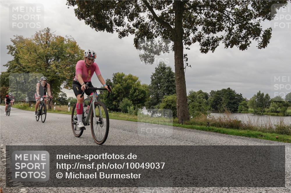 30.08.2026 - Elbe Triathlon Hamburg Michael Burmester http://msf.ph/oto/10049037 30.08.2026 09:47:35 Radfahren 260, 327, 358, 388, 552, 809, 868 meine-sportfotos.de