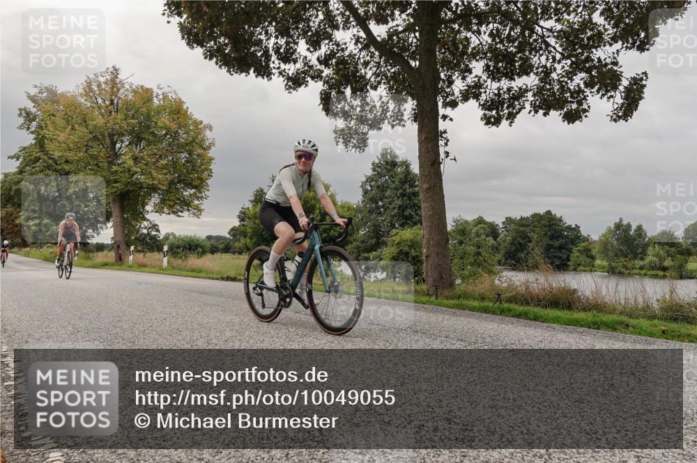 30.08.2026 - Elbe Triathlon Hamburg Michael Burmester http://msf.ph/oto/10049055 30.08.2026 09:47:42 Radfahren 305, 336, 388, 432, 553, 809 meine-sportfotos.de