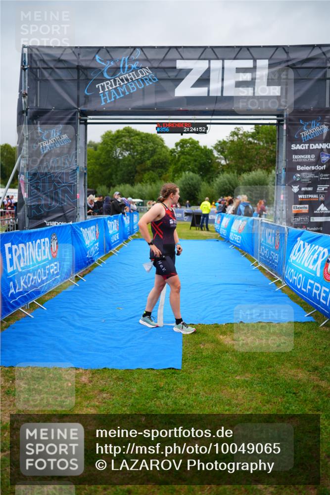 30.08.2026 - Elbe Triathlon Hamburg LAZAROV Photography http://msf.ph/oto/10049065 30.08.2026 10:34:56 Ziel  meine-sportfotos.de