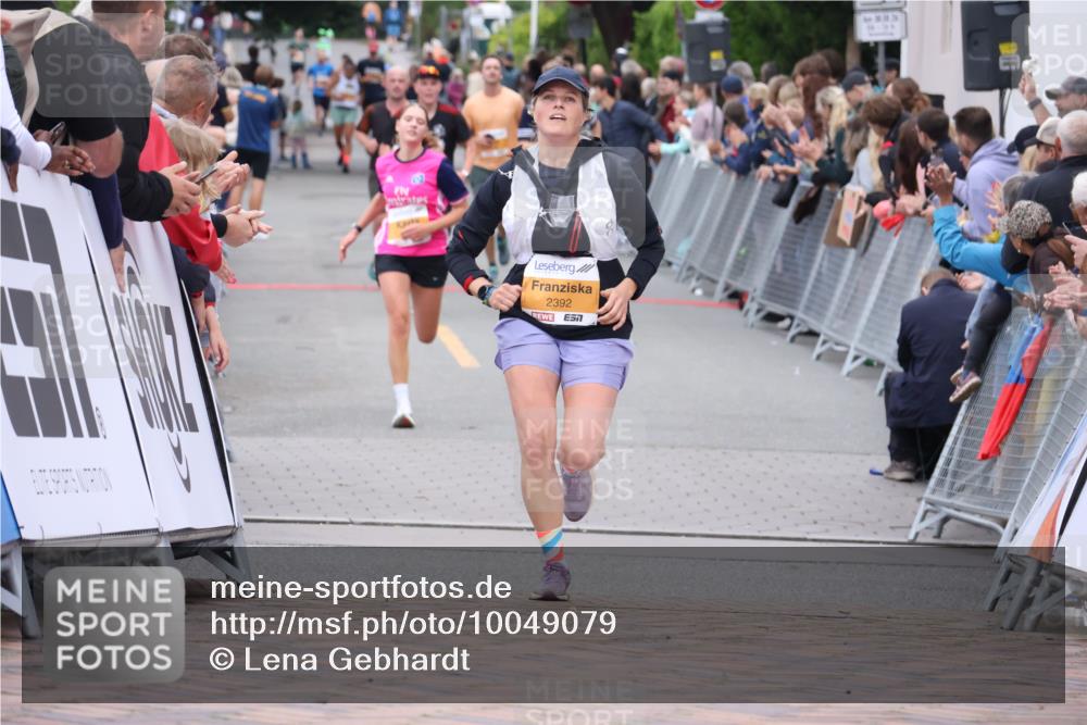 30.08.2026 - Blankeneser Heldenlauf Lena Gebhardt http://msf.ph/oto/10049079 30.08.2026 11:56:19 Ziel 2392 meine-sportfotos.de