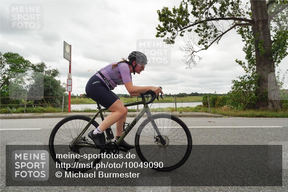 30.08.2026 - Elbe Triathlon Hamburg Michael Burmester http://msf.ph/oto/10049090 30.08.2026 15:28:27 Radfahren  meine-sportfotos.de