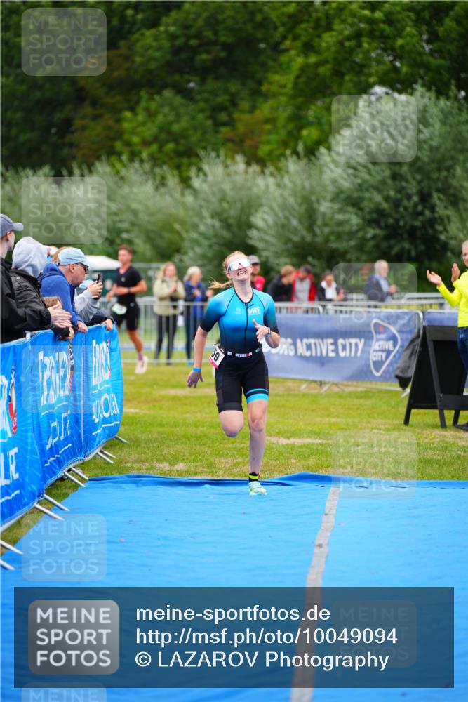 30.08.2026 - Elbe Triathlon Hamburg LAZAROV Photography http://msf.ph/oto/10049094 30.08.2026 10:35:04 Ziel 359 meine-sportfotos.de