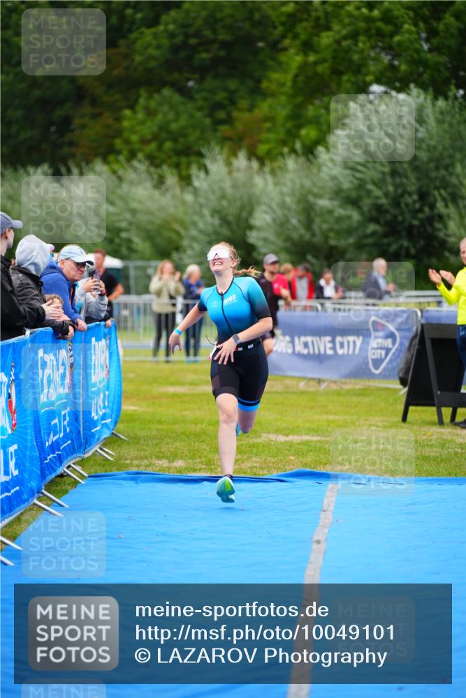 30.08.2026 - Elbe Triathlon Hamburg LAZAROV Photography http://msf.ph/oto/10049101 30.08.2026 10:35:04 Ziel 359 meine-sportfotos.de