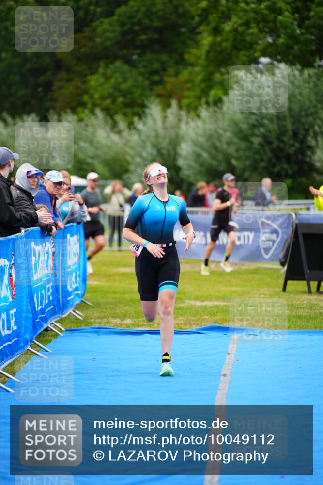 30.08.2026 - Elbe Triathlon Hamburg LAZAROV Photography http://msf.ph/oto/10049112 30.08.2026 10:35:05 Ziel 359 meine-sportfotos.de