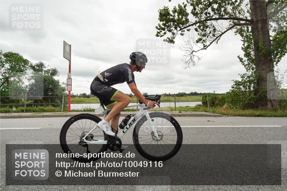 30.08.2026 - Elbe Triathlon Hamburg Michael Burmester http://msf.ph/oto/10049116 30.08.2026 15:28:38 Radfahren  meine-sportfotos.de