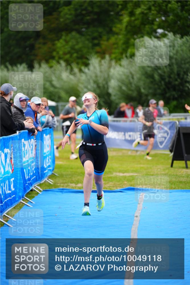 30.08.2026 - Elbe Triathlon Hamburg LAZAROV Photography http://msf.ph/oto/10049118 30.08.2026 10:35:05 Ziel 359 meine-sportfotos.de