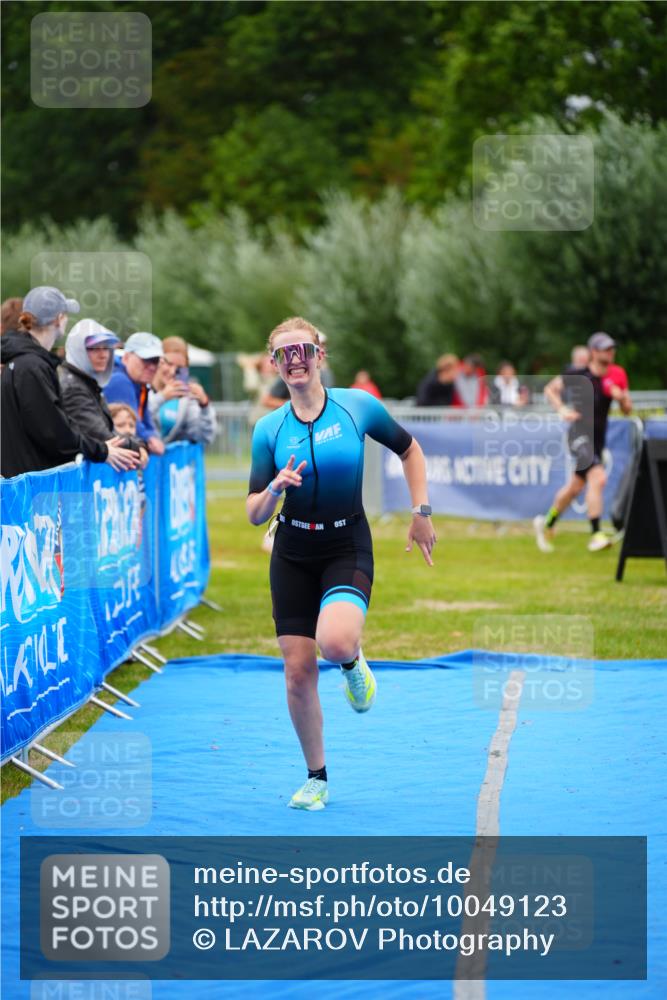 30.08.2026 - Elbe Triathlon Hamburg LAZAROV Photography http://msf.ph/oto/10049123 30.08.2026 10:35:05 Ziel 359 meine-sportfotos.de