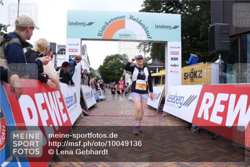 30.08.2026 - Blankeneser Heldenlauf Lena Gebhardt http://msf.ph/oto/10049136 30.08.2026 11:56:23 Ziel 2392, 2407 meine-sportfotos.de
