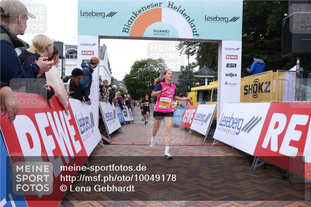 30.08.2026 - Blankeneser Heldenlauf Lena Gebhardt http://msf.ph/oto/10049178 30.08.2026 11:56:25 Ziel 2262, 2263, 2392, 2407 meine-sportfotos.de