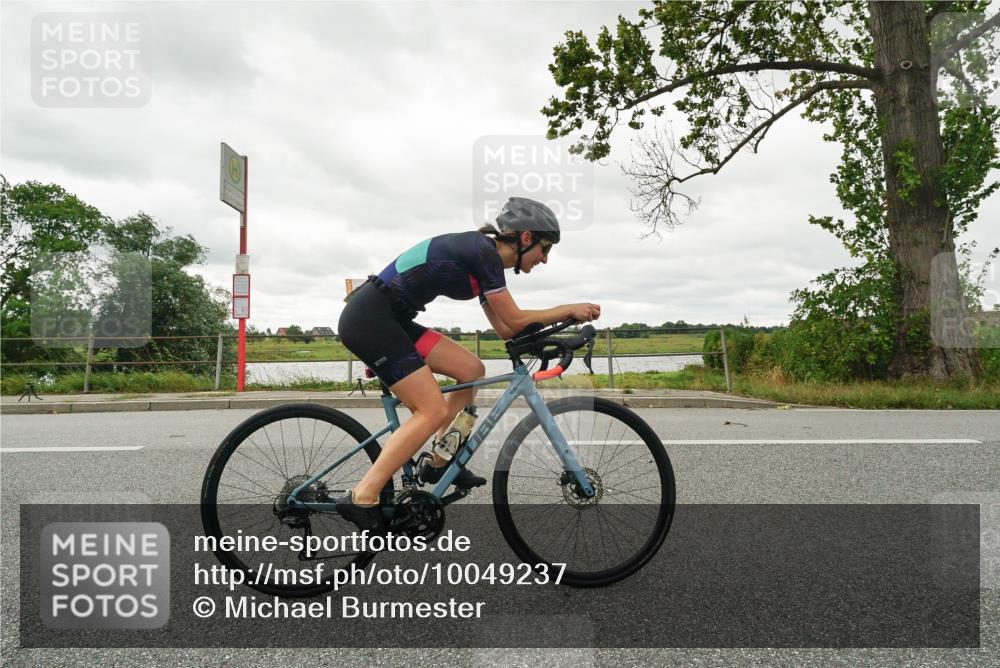 30.08.2026 - Elbe Triathlon Hamburg Michael Burmester http://msf.ph/oto/10049237 30.08.2026 15:30:10 Radfahren  meine-sportfotos.de