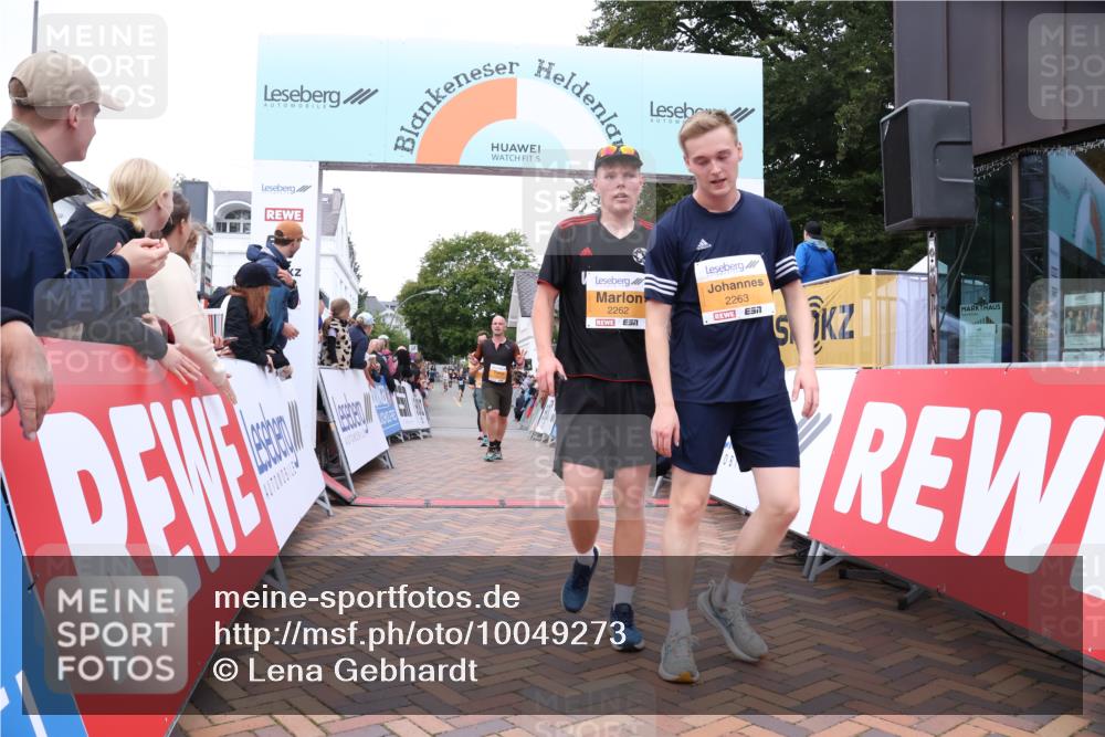 30.08.2026 - Blankeneser Heldenlauf Lena Gebhardt http://msf.ph/oto/10049273 30.08.2026 11:56:30 Ziel 2182, 2262, 2263, 2322, 2392, 2407, 2473 meine-sportfotos.de