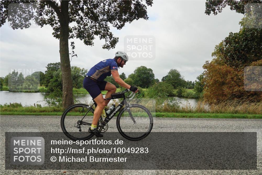 30.08.2026 - Elbe Triathlon Hamburg Michael Burmester http://msf.ph/oto/10049283 30.08.2026 09:37:42 Radfahren 356, 362, 439, 497, 555, 642, 711, 1897 meine-sportfotos.de