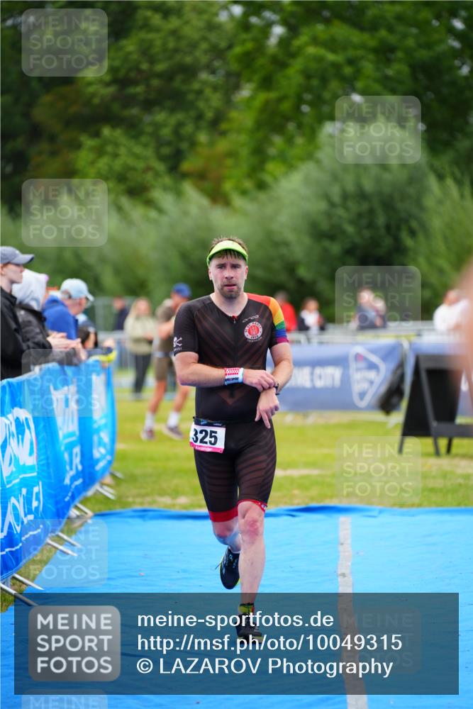 30.08.2026 - Elbe Triathlon Hamburg LAZAROV Photography http://msf.ph/oto/10049315 30.08.2026 10:35:28 Ziel 325 meine-sportfotos.de