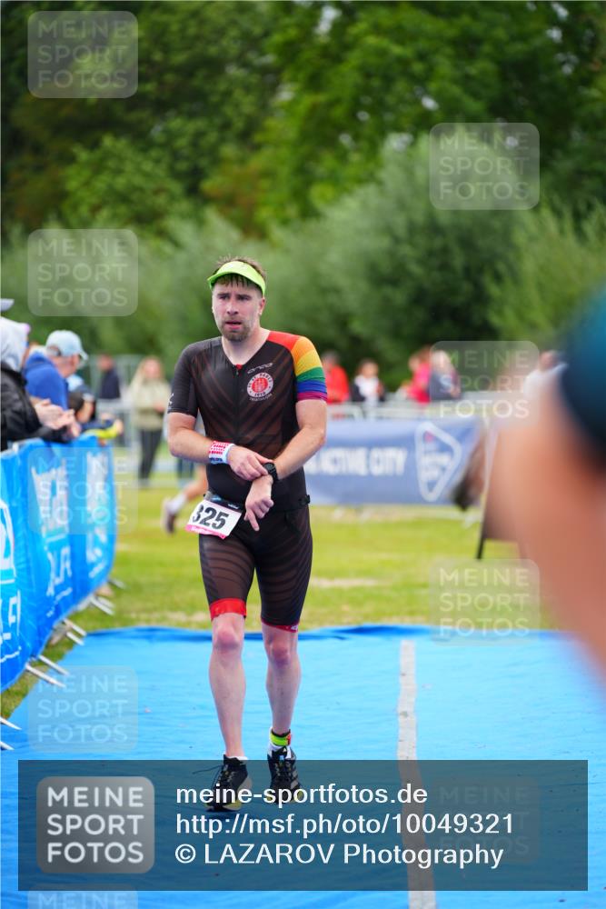 30.08.2026 - Elbe Triathlon Hamburg LAZAROV Photography http://msf.ph/oto/10049321 30.08.2026 10:35:28 Ziel 325 meine-sportfotos.de