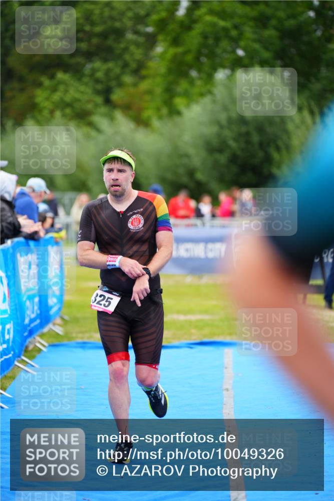 30.08.2026 - Elbe Triathlon Hamburg LAZAROV Photography http://msf.ph/oto/10049326 30.08.2026 10:35:28 Ziel 325 meine-sportfotos.de
