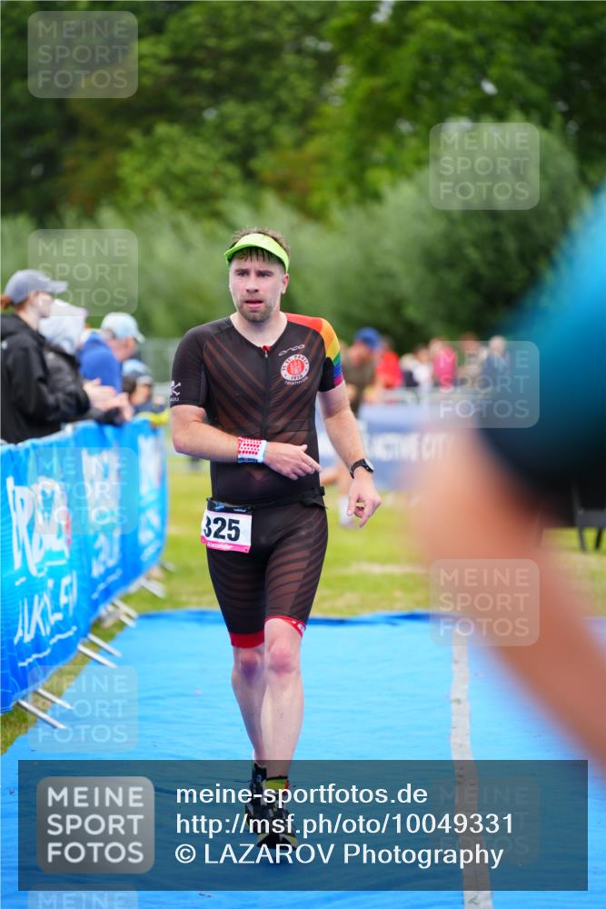 30.08.2026 - Elbe Triathlon Hamburg LAZAROV Photography http://msf.ph/oto/10049331 30.08.2026 10:35:29 Ziel 325 meine-sportfotos.de