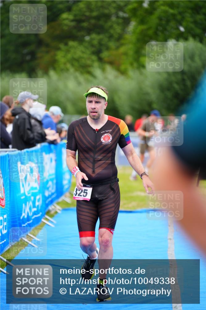30.08.2026 - Elbe Triathlon Hamburg LAZAROV Photography http://msf.ph/oto/10049338 30.08.2026 10:35:29 Ziel 325 meine-sportfotos.de