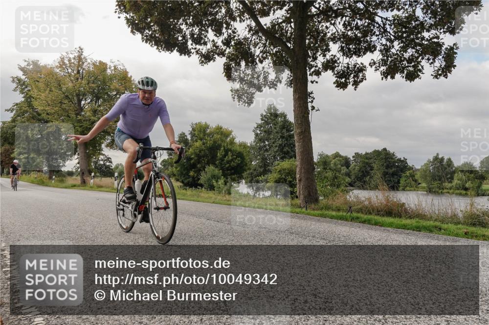 30.08.2026 - Elbe Triathlon Hamburg Michael Burmester http://msf.ph/oto/10049342 30.08.2026 09:49:49 Radfahren 458, 483, 490, 498, 687 meine-sportfotos.de