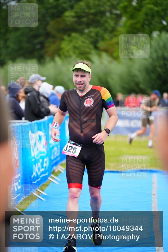 30.08.2026 - Elbe Triathlon Hamburg LAZAROV Photography http://msf.ph/oto/10049344 30.08.2026 10:35:29 Ziel 325 meine-sportfotos.de
