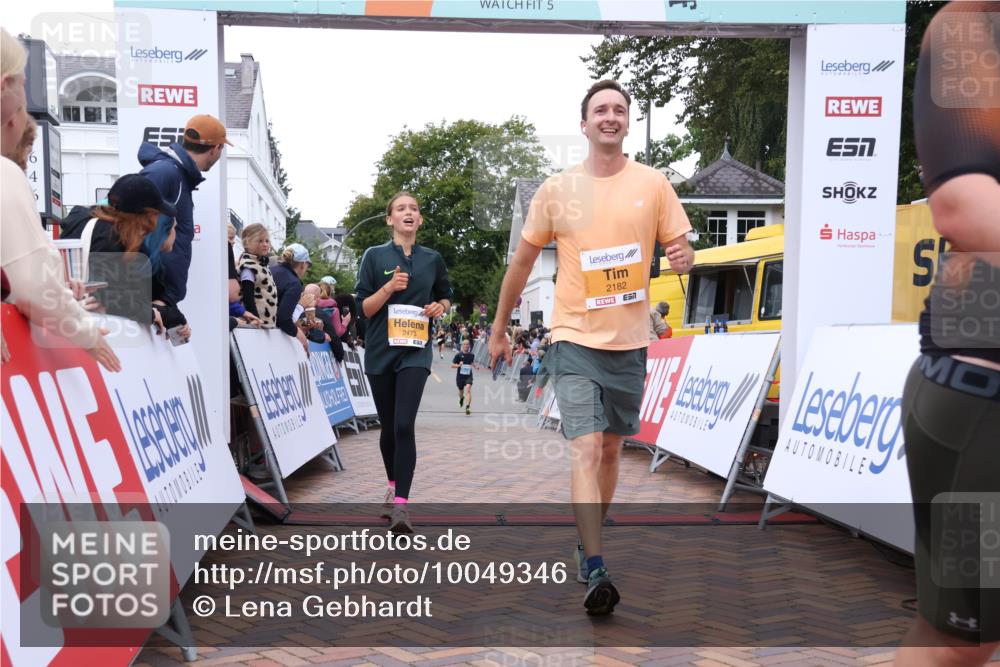 30.08.2026 - Blankeneser Heldenlauf Lena Gebhardt http://msf.ph/oto/10049346 30.08.2026 11:56:34 Ziel 2182, 2262, 2263, 2322, 2473, 4206 meine-sportfotos.de