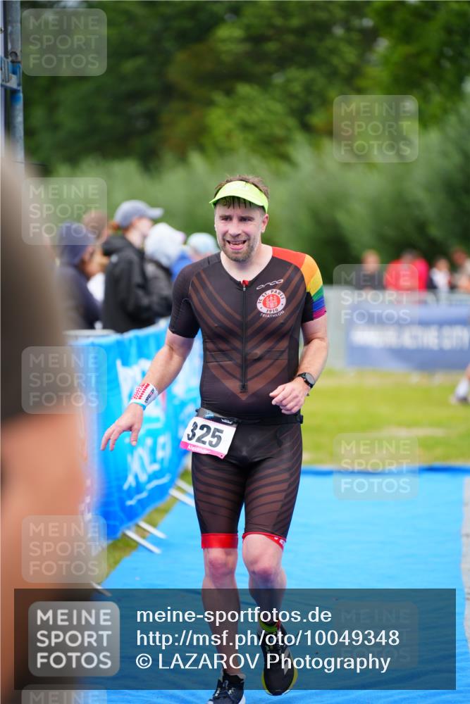 30.08.2026 - Elbe Triathlon Hamburg LAZAROV Photography http://msf.ph/oto/10049348 30.08.2026 10:35:29 Ziel 325 meine-sportfotos.de