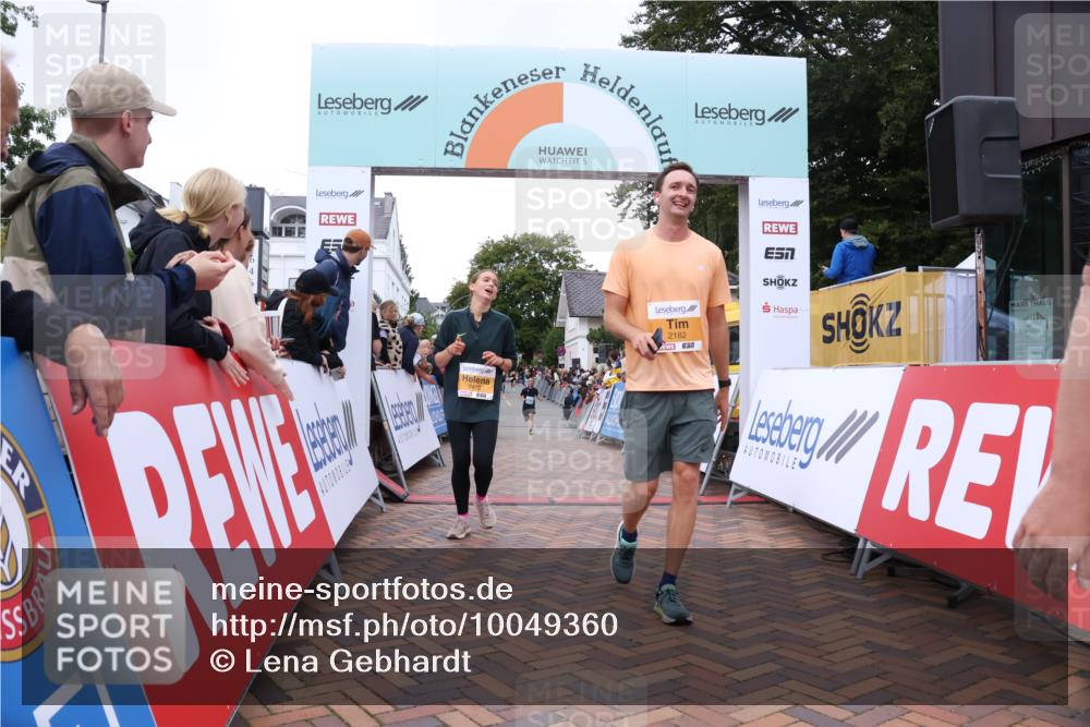 30.08.2026 - Blankeneser Heldenlauf Lena Gebhardt http://msf.ph/oto/10049360 30.08.2026 11:56:35 Ziel 2182, 2262, 2263, 2322, 2473, 4206 meine-sportfotos.de