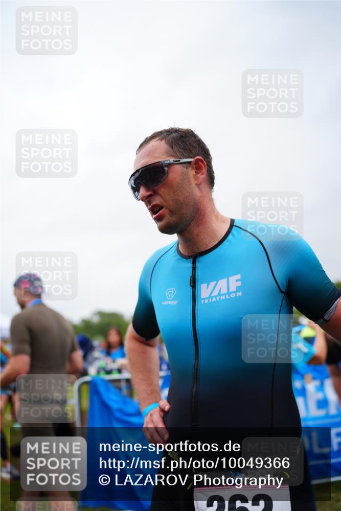 30.08.2026 - Elbe Triathlon Hamburg LAZAROV Photography http://msf.ph/oto/10049366 30.08.2026 10:35:35 Ziel  meine-sportfotos.de