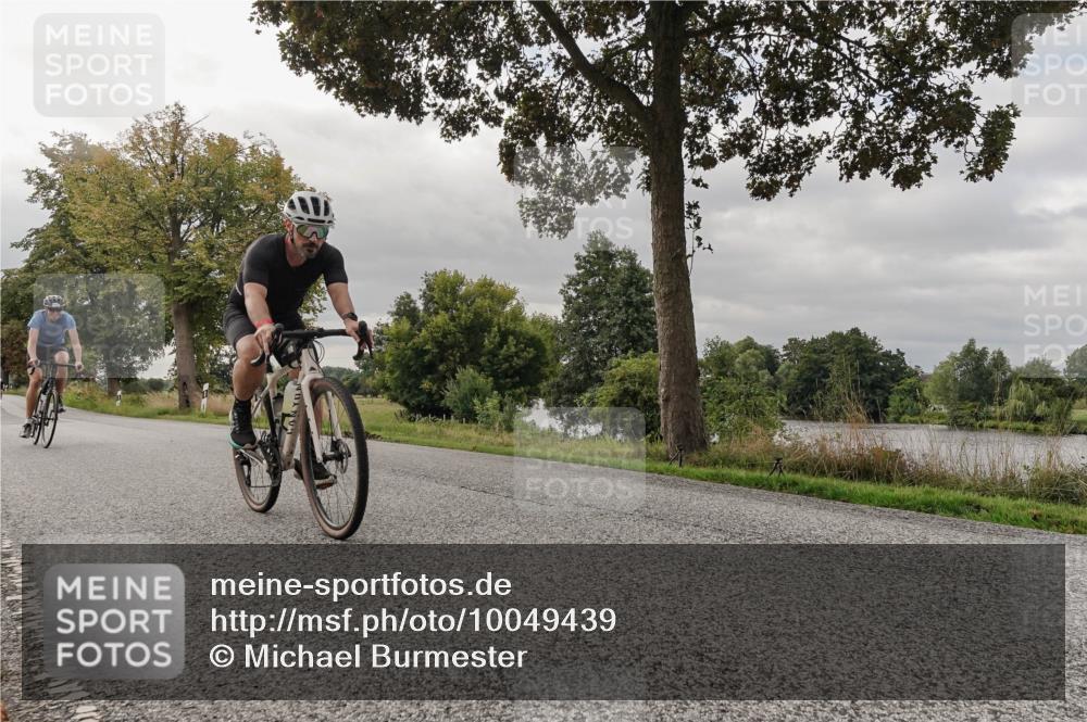 30.08.2026 - Elbe Triathlon Hamburg Michael Burmester http://msf.ph/oto/10049439 30.08.2026 09:50:49 Radfahren 281, 398, 440, 514, 629, 800 meine-sportfotos.de