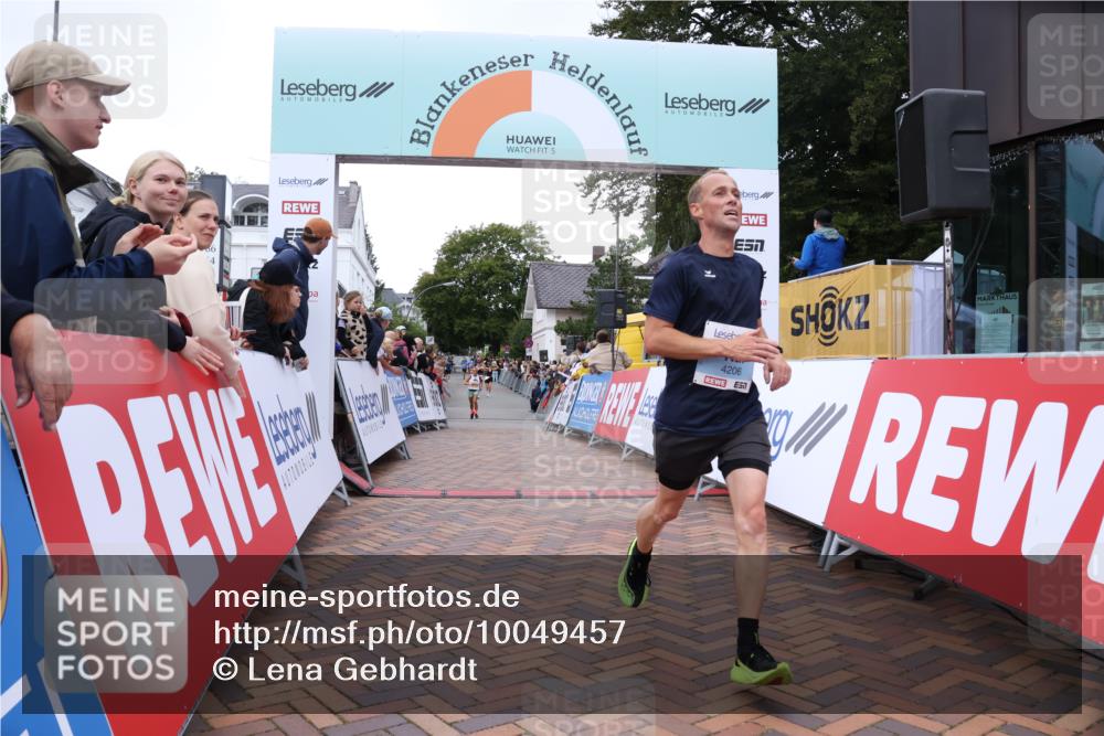 30.08.2026 - Blankeneser Heldenlauf Lena Gebhardt http://msf.ph/oto/10049457 30.08.2026 11:56:40 Ziel 2182, 2473, 2717, 4206 meine-sportfotos.de