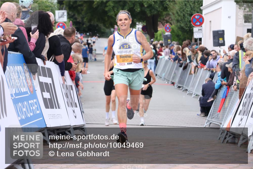 30.08.2026 - Blankeneser Heldenlauf Lena Gebhardt http://msf.ph/oto/10049469 30.08.2026 11:56:42 Ziel 2473, 2717, 4206 meine-sportfotos.de