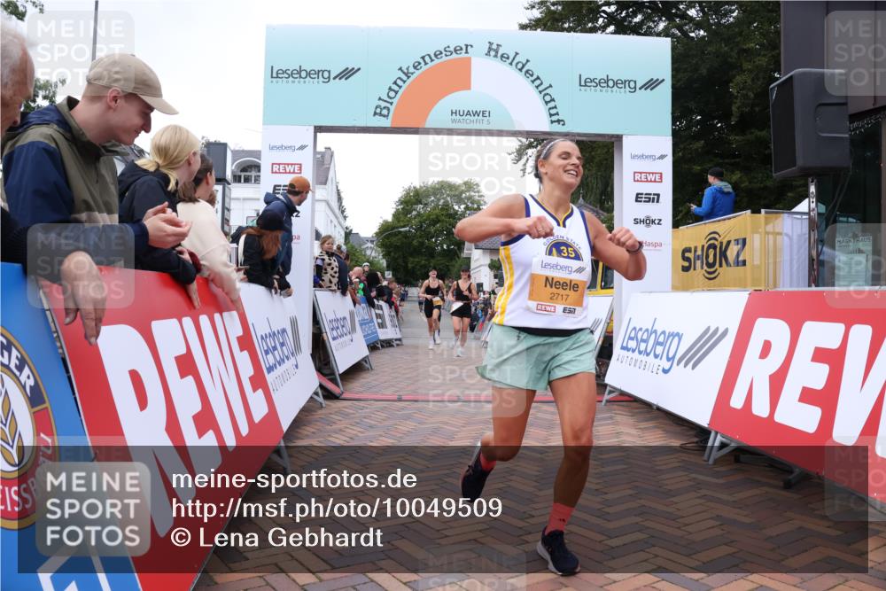 30.08.2026 - Blankeneser Heldenlauf Lena Gebhardt http://msf.ph/oto/10049509 30.08.2026 11:56:46 Ziel 2610, 2717, 2916, 4206 meine-sportfotos.de
