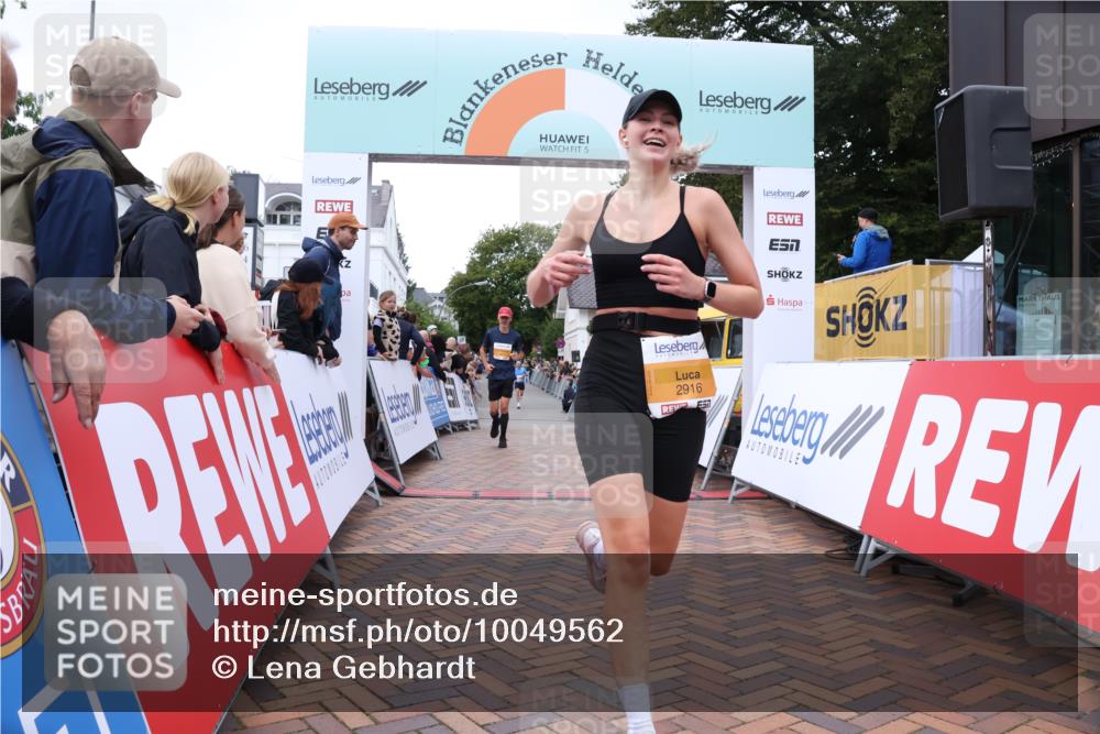 30.08.2026 - Blankeneser Heldenlauf Lena Gebhardt http://msf.ph/oto/10049562 30.08.2026 11:56:49 Ziel 2507, 2610, 2717, 2916 meine-sportfotos.de