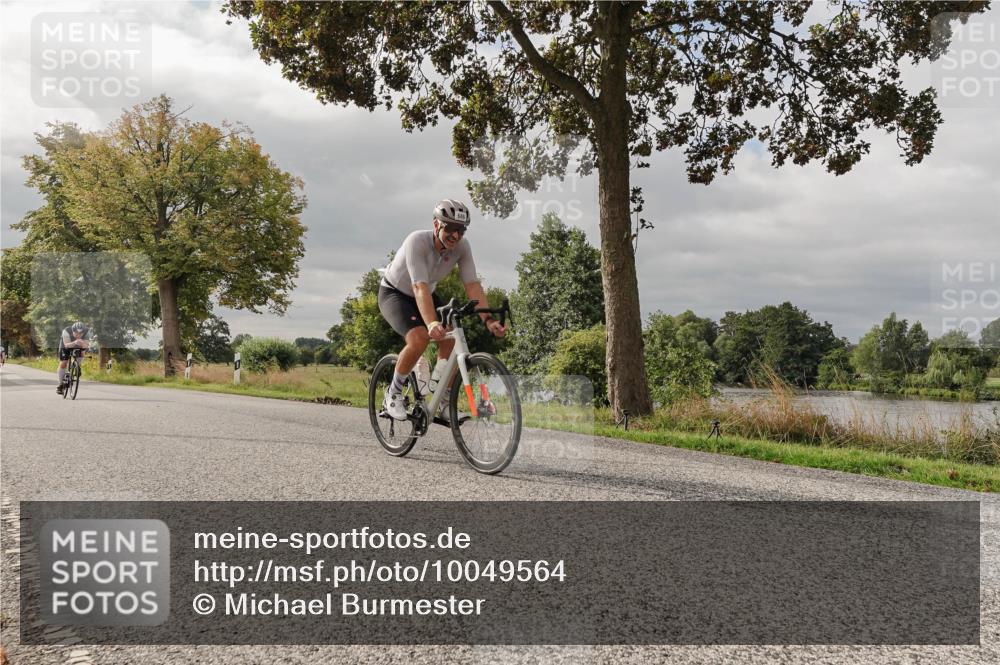 30.08.2026 - Elbe Triathlon Hamburg Michael Burmester http://msf.ph/oto/10049564 30.08.2026 09:52:01 Radfahren 434, 686, 690, 792 meine-sportfotos.de