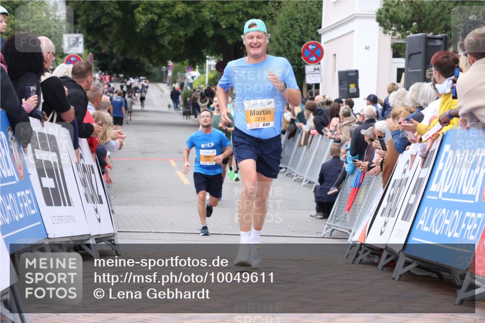 30.08.2026 - Blankeneser Heldenlauf Lena Gebhardt http://msf.ph/oto/10049611 30.08.2026 11:56:54 Ziel 2219, 2507, 2610, 2916 meine-sportfotos.de