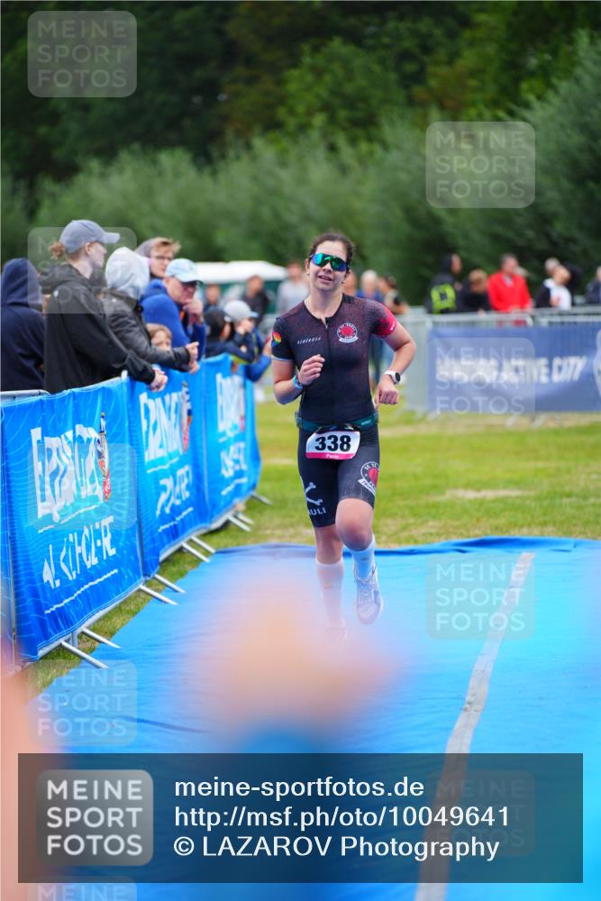 30.08.2026 - Elbe Triathlon Hamburg LAZAROV Photography http://msf.ph/oto/10049641 30.08.2026 10:36:19 Ziel 338 meine-sportfotos.de