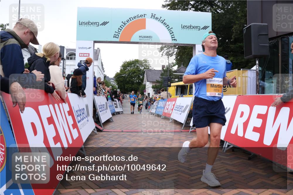30.08.2026 - Blankeneser Heldenlauf Lena Gebhardt http://msf.ph/oto/10049642 30.08.2026 11:56:57 Ziel 2058, 2219, 2289, 2507 meine-sportfotos.de
