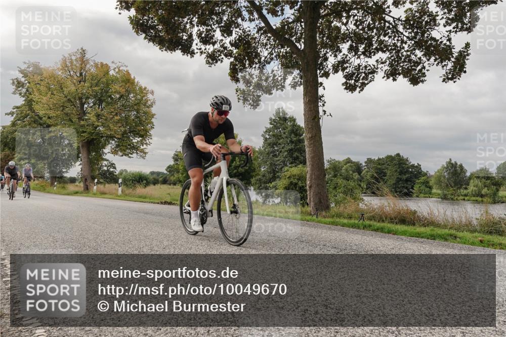 30.08.2026 - Elbe Triathlon Hamburg Michael Burmester http://msf.ph/oto/10049670 30.08.2026 09:52:51 Radfahren 415, 573, 606, 634, 663, 721, 791, 855, 908 meine-sportfotos.de