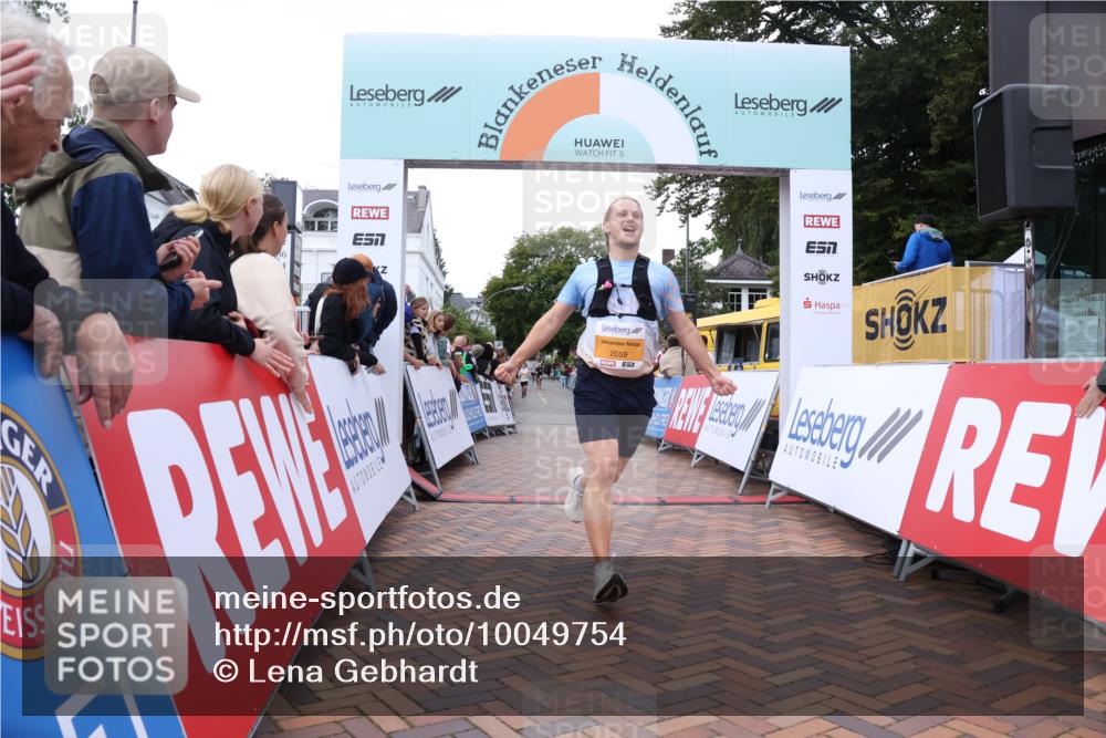30.08.2026 - Blankeneser Heldenlauf Lena Gebhardt http://msf.ph/oto/10049754 30.08.2026 11:57:28 Ziel 2059 meine-sportfotos.de